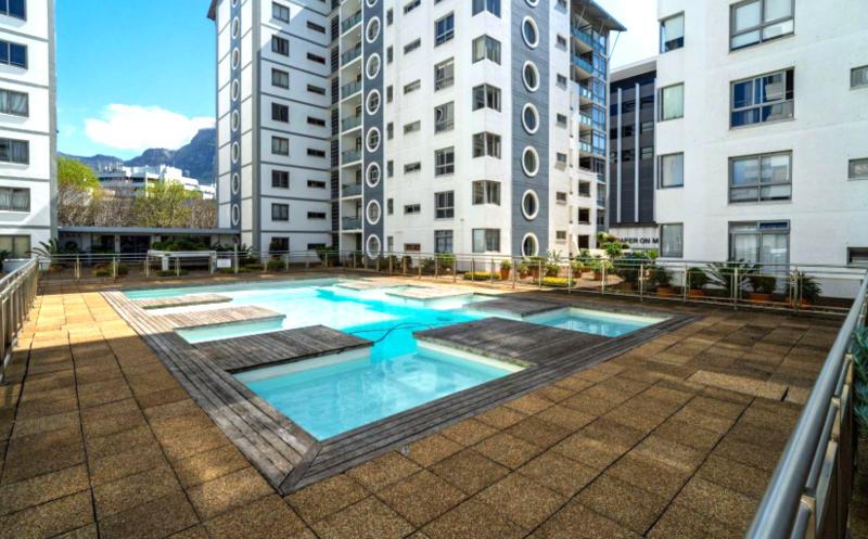 2 Bedroom Property for Sale in Claremont Upper Western Cape